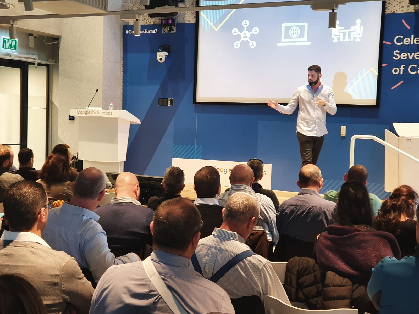 Liron Kaplan teaching a full room of founders and operators at a Google for Startups session