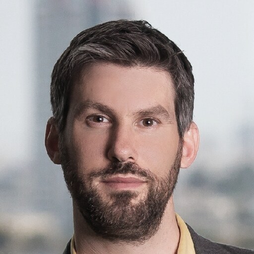 Portrait of Itai Rogatka, CEO of bubbleDan